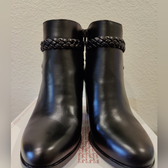 American Eagle AE Black leather heel boots - Picture 3 of 5